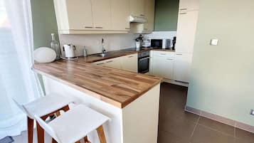 Réfrigérateur, micro-ondes, four, lave-vaisselle