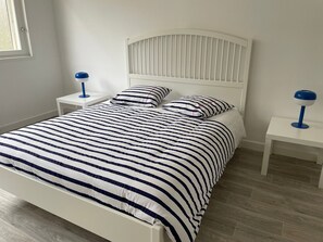 8 bedrooms, free WiFi, bed sheets