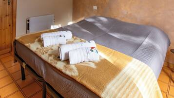 1 chambre, fer et planche Ă  repasser, Wi-Fi, draps fournis