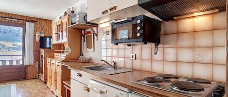 Refrigerador, microondas y lavavajillas