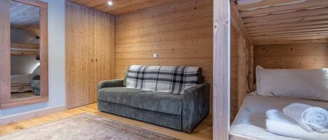 4 chambres, fer et planche à repasser, Wi-Fi gratuit, draps fournis