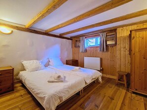 Unclassified image, 2 of 14, button