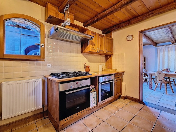 Fridge, microwave, dishwasher