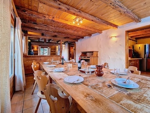 Dining - Luxury chalet for 12, sauna, fireplace and parking in Saint-Martin-de-Belleville (Saint-Martin-de-Belleville)