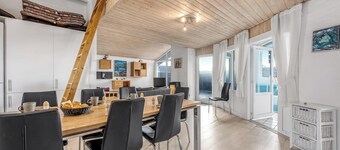 Lovely holiday home with pool, spa and sauna, only 200 meters from the North.