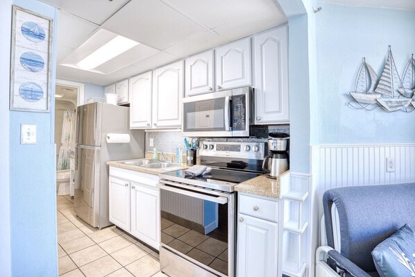 Fridge, microwave, oven, stovetop