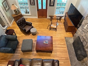 Smart TV, fireplace, computer monitors - Teebo backwoods retreat (Lexington)