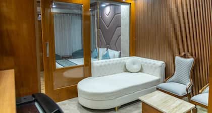 Platinum Service Apartment DLF Cyberhub