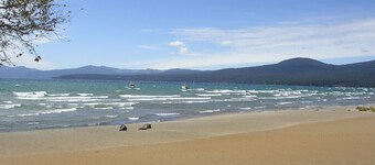 Charming Cabin-Easy Access to Skiing-Walk to Beach