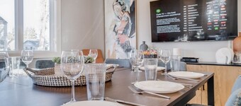 Rachel - Spacious home in Central 6 bdrm,4.5 bath