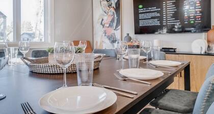 Rachel - Spacious home in Central 6 bdrm,4.5 bath