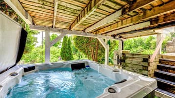 Bain à remous extérieur