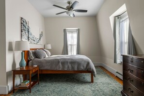 3 slaapkamers, een bureau, een strijkplank/strijkijzer, gratis wifi