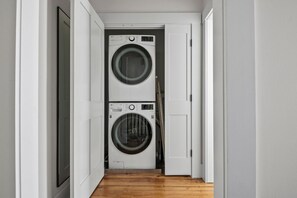 Interior - Huge Historic Downtown Townhome (Portland)