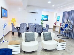 Royal Apartment | Living area