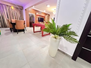 Căn hộ Grand, quang cảnh thành phố | Khu phòng khách