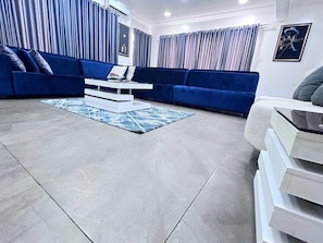 Căn hộ Royal | Khu phòng khách
