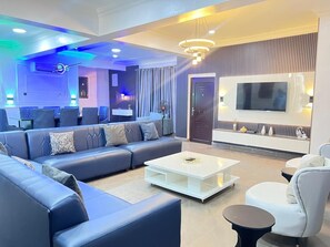 Royal Apartment | Living area