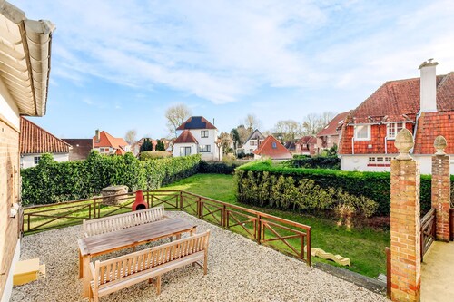 6 bedroom accommodation in Koksijde