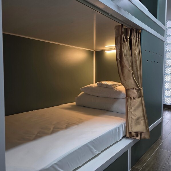 Standard Single Room, Men only | Premium bedding, memory foam beds, soundproofing, free WiFi - Cozy Cubes (Ho Chi Minh City)