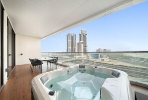 屋外ダイニングエリア