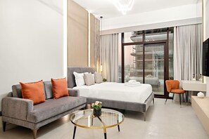 Iron/ironing board, travel cot, WiFi, bed sheets - FIRST CLASS | Studio | Stylish Living (JVC)