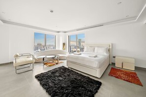 2 makuuhuonetta, työpöytä, silitysrauta/-lauta, Wi-Fi