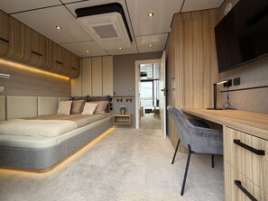 1 bedroom, desk, iron/ironing board, free WiFi