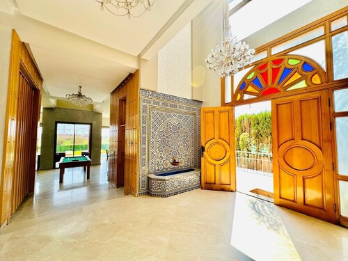 Villa Marrakech sur golf piscine cuisinière menu