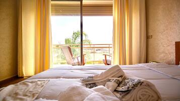 6 bedrooms, WiFi, bed sheets