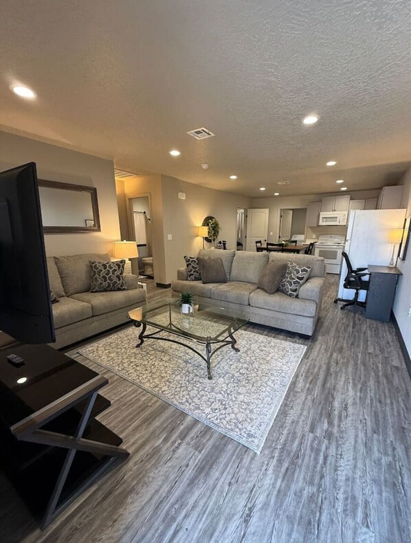 Smart TV - Your Peaceful Retreat (Portales)