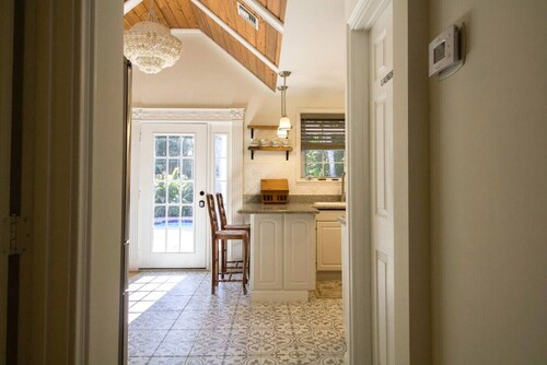 *NEW* Hugh St. Hideaway w/ Pool