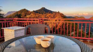 Outdoor dining - Hotel Basa Palace By GRB (Theog)