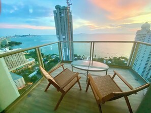 Property grounds - Premium 5 stars Suite, 50 sq.m., 30 floor, Sea View (Muang Pattaya)
