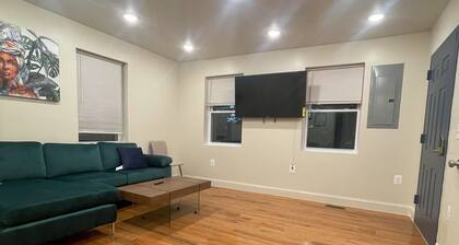 Spacious 4-bedroom apartment with AC, WiFi in amazing Washington DC