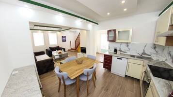 Maison Familiale, balcon | Cuisine privée