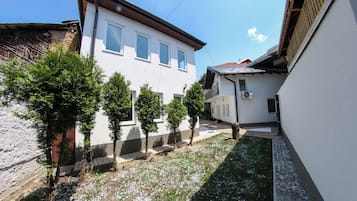 Esterni