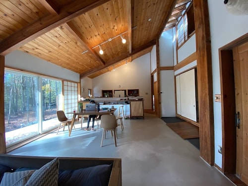 Serene Japanese traditional crafted farmhouse acres of woodland.