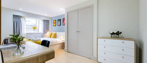 3 bedrooms, iron/ironing board, travel crib, free WiFi
