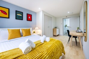 3 室のベッドルーム、アイロン / アイロン台、旅行用ベビーベッド、WiFi (無料)