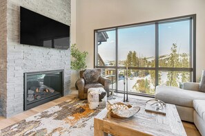 Apartment (3 Bedrooms) | Interior - 3 Mi to Winter Park Resort: Mtn-view Haven! (Winter Park)