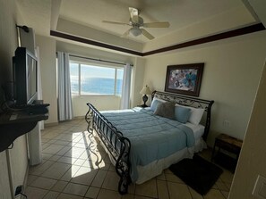 1 bedroom, free WiFi, bed sheets - Beautiful 1 bed Beachfront Oceanfront Condo Las Palmas Resort Sandy Beach (Puerto Peñasco)