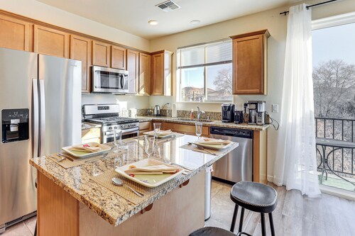 4 Mi to Dtwn: Family-friendly Townhome in Reno