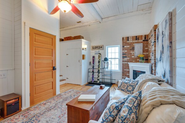 1 Mi To Cranmore Mountain: Charming Conway Apt! - Echo Lake State Park, North Conway