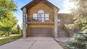 Apartment (3 Bedrooms) | Front of property - 3 Mi to Dtwn: Mtn-view Red Lodge Retreat! (Red Lodge)