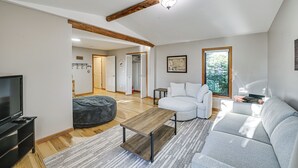 Interior - 3 Mi to Dtwn: Mtn-view Red Lodge Retreat! (Red Lodge)