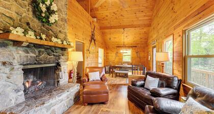 Blue Ridge Mtn Cabin: Hot Tub & Mountain Views