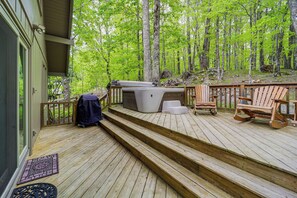 House (4 Bedrooms) | Interior - Blue Ridge Mtn Cabin: Hot Tub & Mountain Views (Banner Elk)