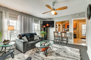 Apartment (2 Bedrooms) | Front of property - 5 Mi to Dtwn Syracuse: Updated Apartment! (East Syracuse)