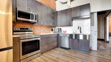 ์ํํธ (2 Bedrooms) | ๋ด๋ถ